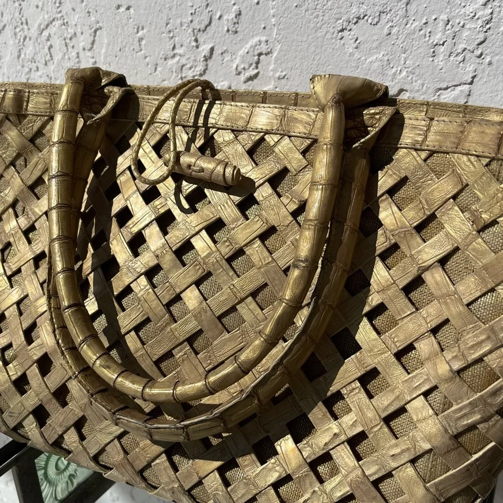 Nancy Gonzalez Gold Metallic Shoulder Bag - Picture 2 of 16